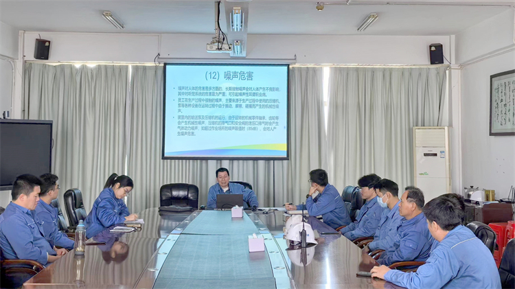 強(qiáng)化安全培訓(xùn)，為裝置檢修筑牢根基_副本.jpg